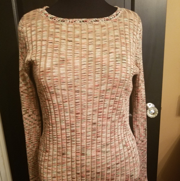 Jh.collectables ribbed top - Picture 6 of 7